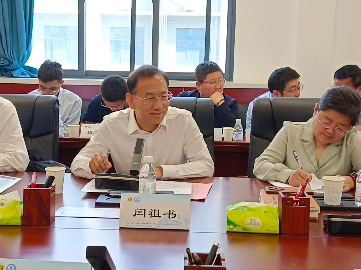 闫书记发表讲话.jpg